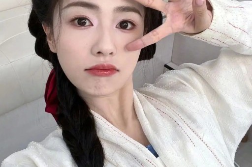 割韭菜、造富婆人设、骗钱2025年明星直播“乱象多”！